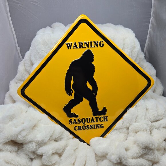 Bigfoot "Warning Sasquatch Crossing" Black and Yellow Metal Sign w/ Hanger (NWT) - Picture 2 of 5